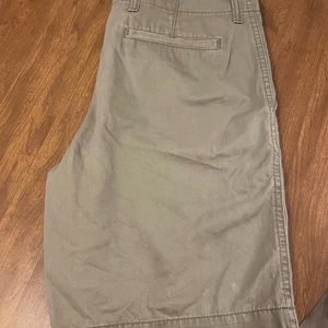 Men’s Old Navy 33 Khaki Short